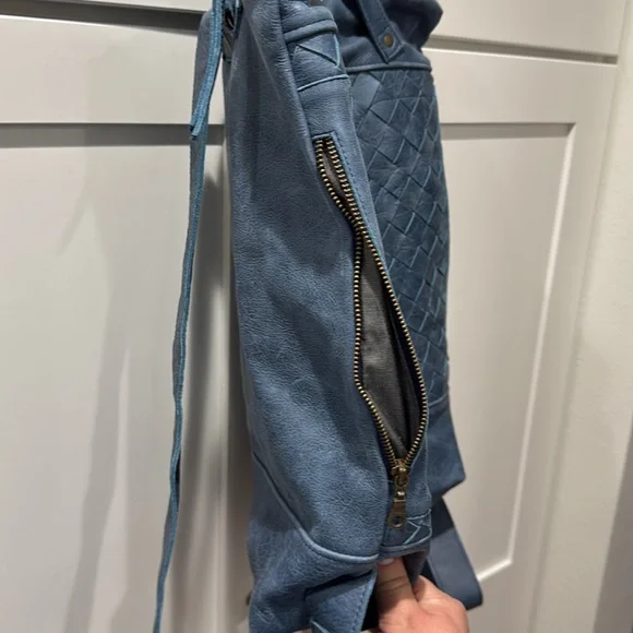 Brand new leather backpack in a dusty blue will hold a 15 inch laptop - Picture 2 of 9